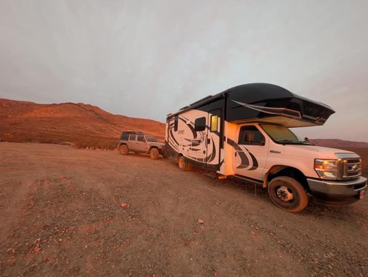 Camping At Desert Gardens Oasis At Lobo, Texas Van Horn Værelse billede